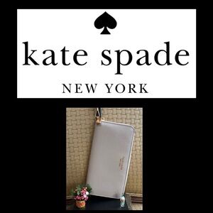 KATE SPADE ♠️ Pebbled Leather Zip Wristlet in Light Gray with Gold Hardware